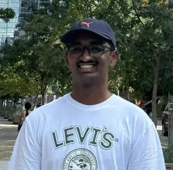 Arnav Deshmukh headshot