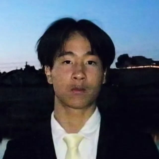 Christopher Huang headshot