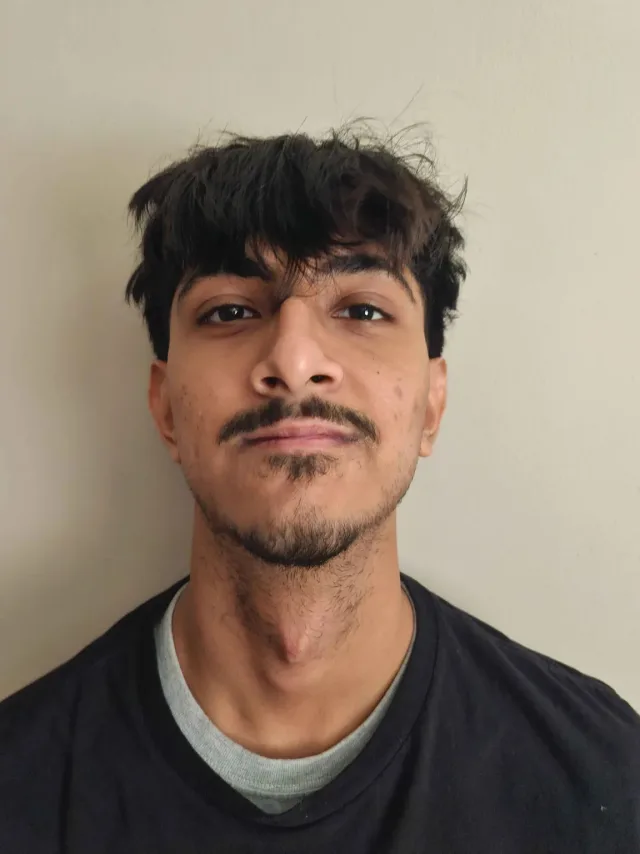 Hamzah Rizvi headshot